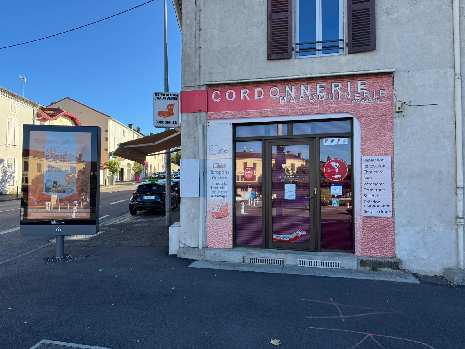 Devanture de la Cordonnerie du Sablar à Mont-de-Marsan